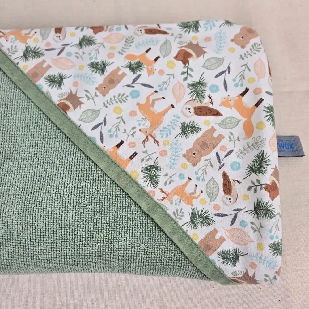 Norwex Kids Hooded Bath Towel Sage Green Woodland Print Microfiber (B)